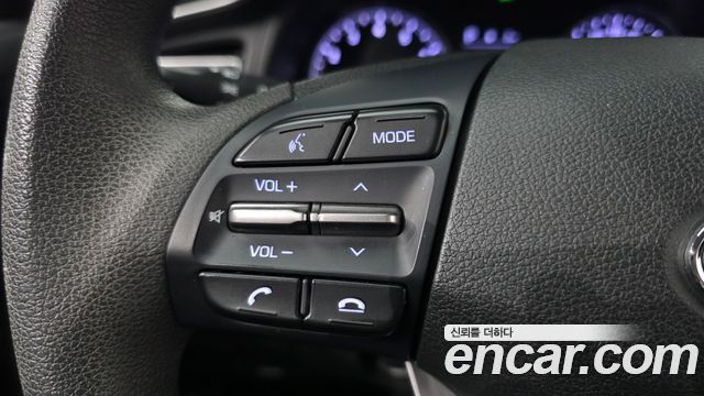 Hyundai AVANTE 2020 — photo 22