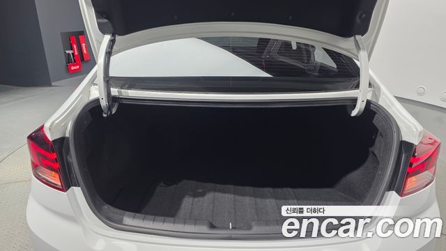 Hyundai AVANTE 2020 — photo 23