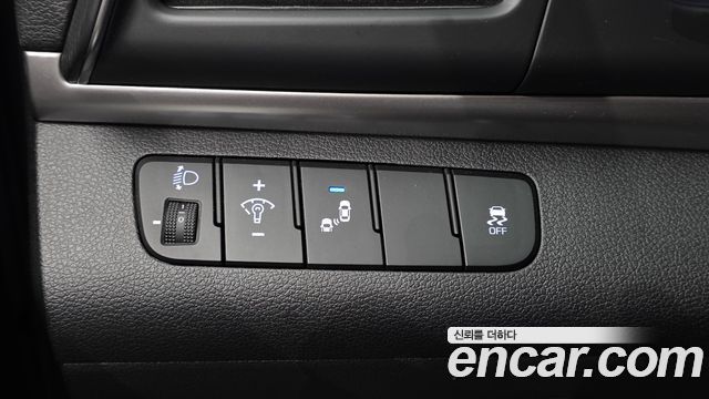 Hyundai AVANTE 2020 — photo 26