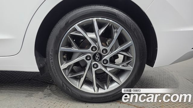 Hyundai AVANTE 2020 — photo 7