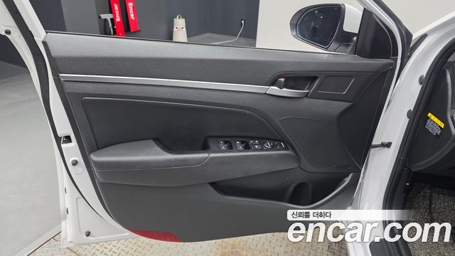 Hyundai AVANTE 2020 — photo 14