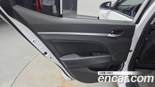 Hyundai AVANTE 2020 — photo 15