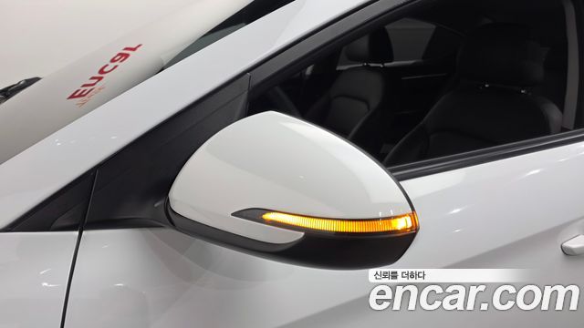 Hyundai AVANTE 2020 — photo 30