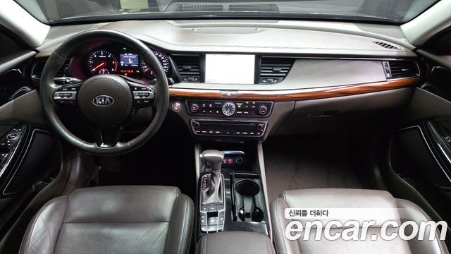 Kia K7 2016 — photo 10