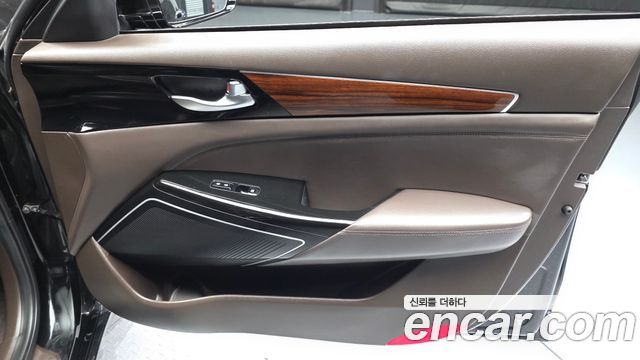 Kia K7 2016 — photo 14