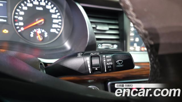 Kia K7 2016 — photo 28