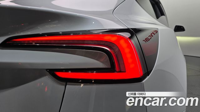 Tesla Model 3 2025 — photo 9
