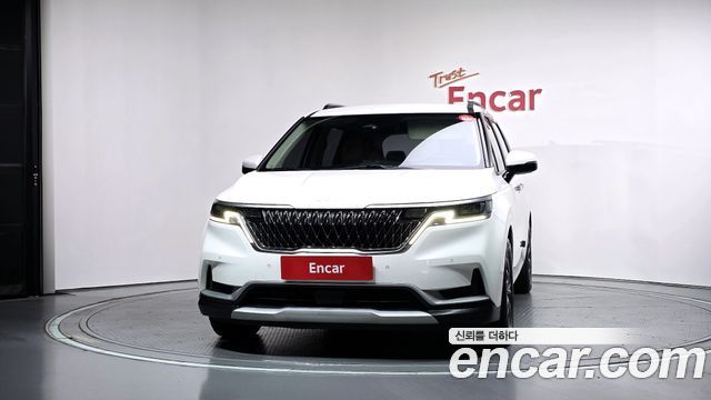 Kia Canival 2023 — photo 3