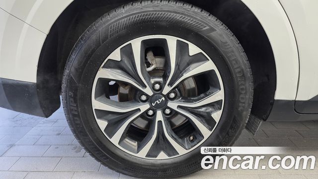Kia Canival 2023 — photo 5