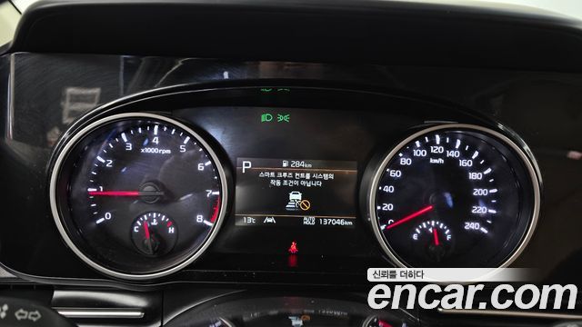 Kia Canival 2023 — photo 8