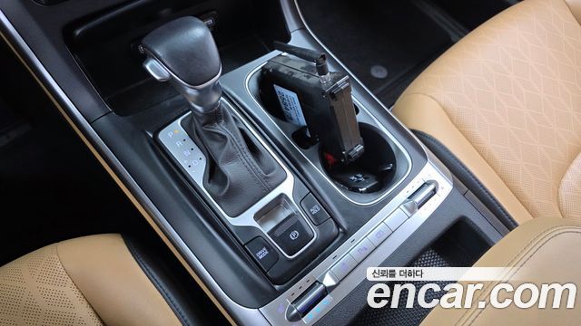 Kia Canival 2023 — photo 9