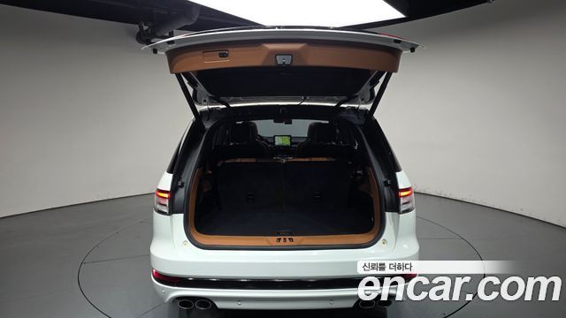 Lincoln Aviator 2020 — photo 20