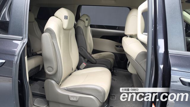 Kia Canival 2022 — photo 11