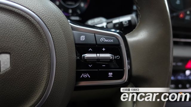 Kia Canival 2022 — photo 17