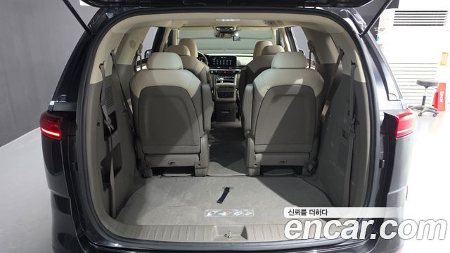 Kia Canival 2022 — photo 20