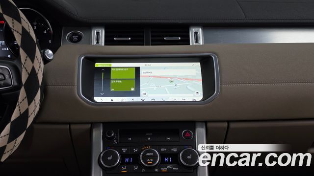 Land Rover Range Rover Evoque 2018 — photo 20