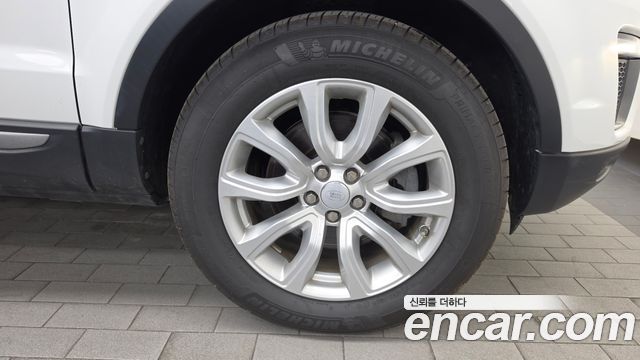 Land Rover Range Rover Evoque 2018 — photo 7