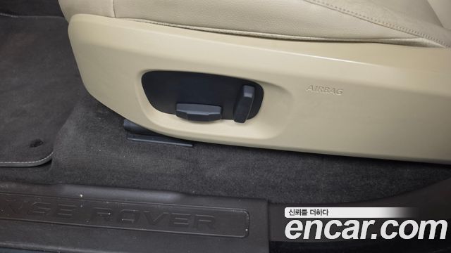 Land Rover Range Rover Evoque 2018 — photo 32