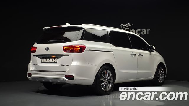 Kia Canival 2019 — photo 2