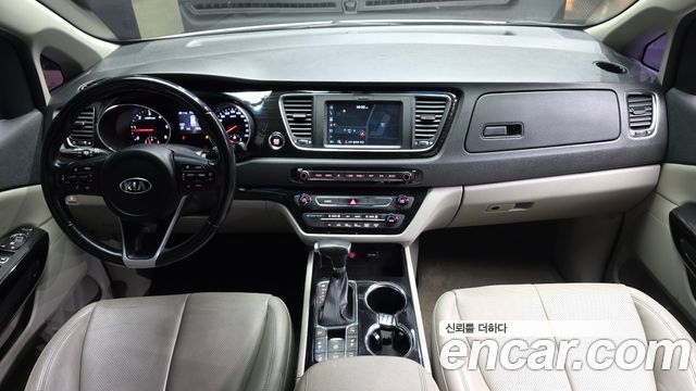Kia Canival 2019 — photo 10