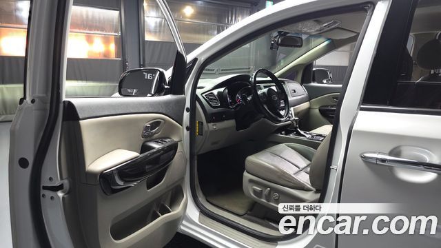 Kia Canival 2019 — photo 13