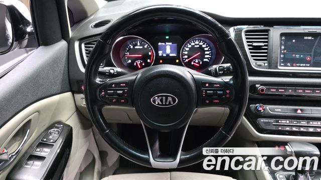 Kia Canival 2019 — photo 19