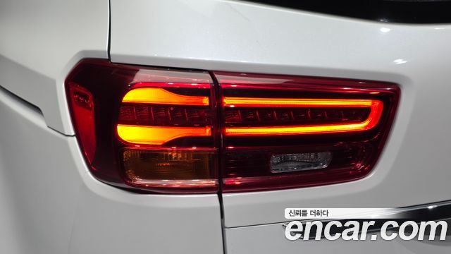 Kia Canival 2019 — photo 9