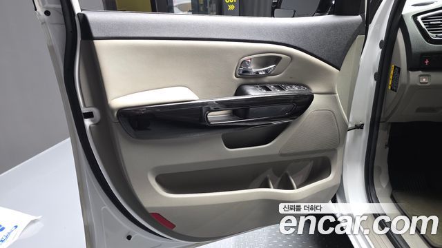 Kia Canival 2019 — photo 14