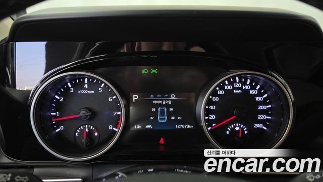 Kia Canival 2023 — photo 11