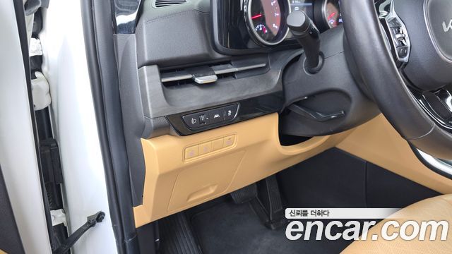 Kia Canival 2023 — photo 25