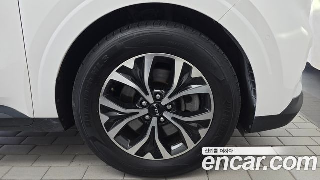 Kia Canival 2023 — photo 7