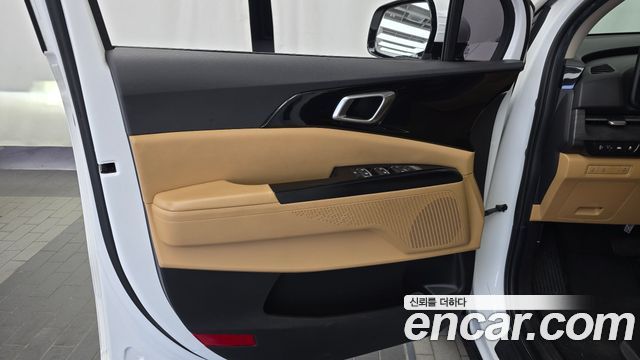 Kia Canival 2023 — photo 14