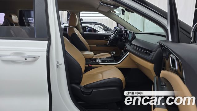 Kia Canival 2023 — photo 16