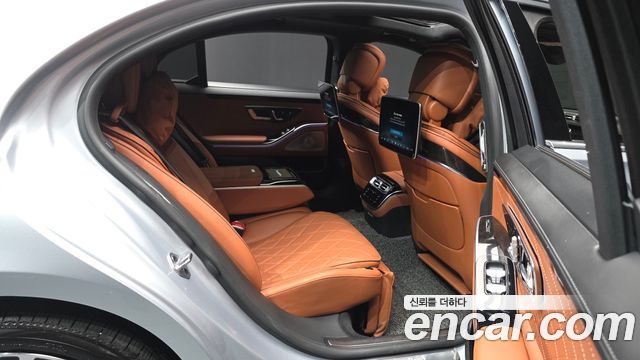 Mercedes-Benz S-Class 2021 — photo 18