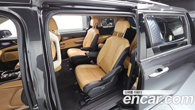 Kia Canival 2021 — photo 18