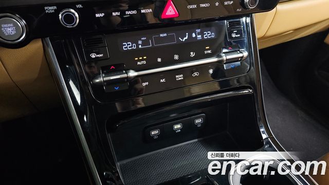Kia Canival 2021 — photo 24