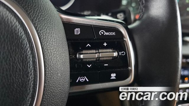 Kia Canival 2021 — photo 25
