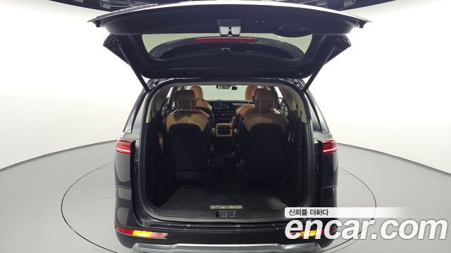 Kia Canival 2021 — photo 26