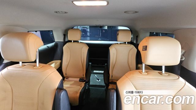 Kia Canival 2021 — photo 31