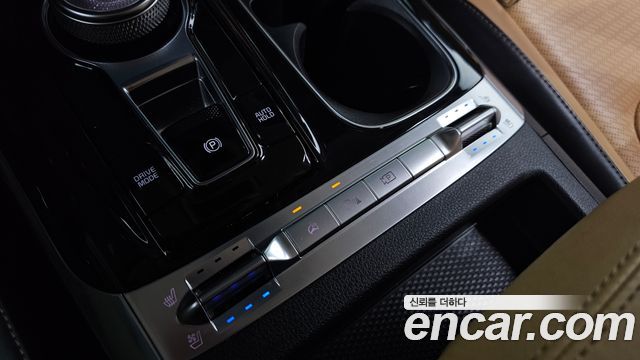Kia Canival 2021 — photo 32