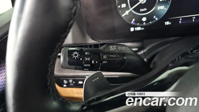Kia Canival 2021 — photo 39