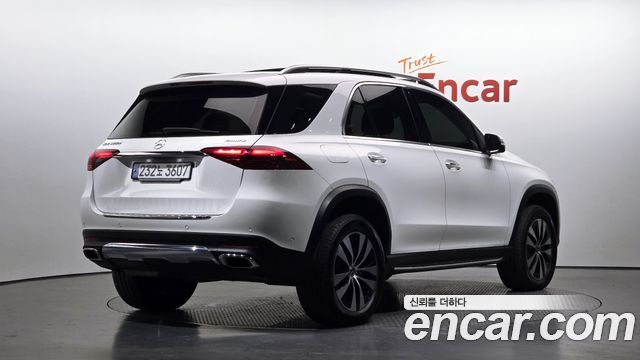 Mercedes-Benz GLE-Class 2024 — photo 2