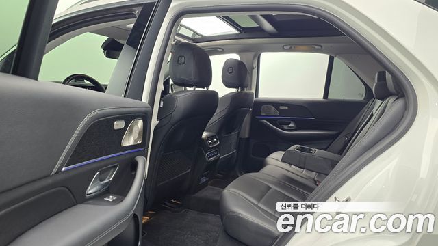 Mercedes-Benz GLE-Class 2024 — photo 12