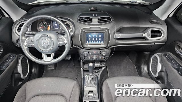 Jeep Renegade 2018 — photo 10