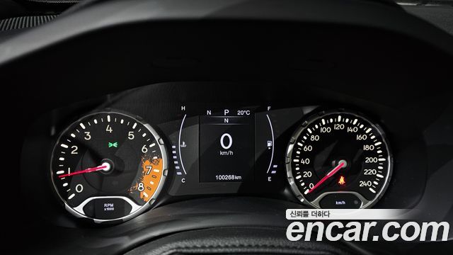 Jeep Renegade 2018 — photo 11