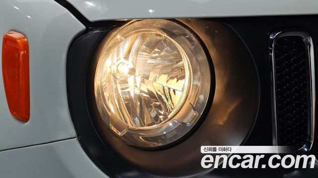 Jeep Renegade 2018 — photo 8