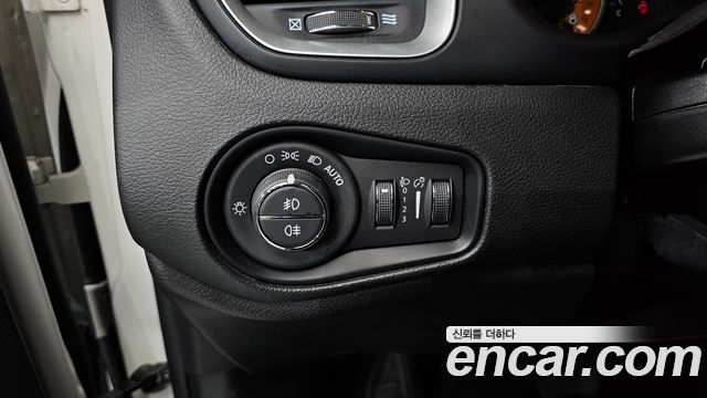 Jeep Renegade 2018 — photo 27