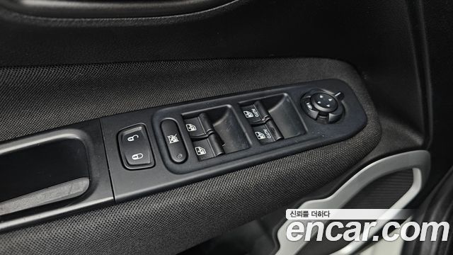 Jeep Renegade 2018 — photo 29