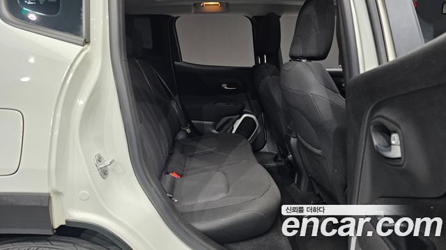 Jeep Renegade 2018 — photo 30