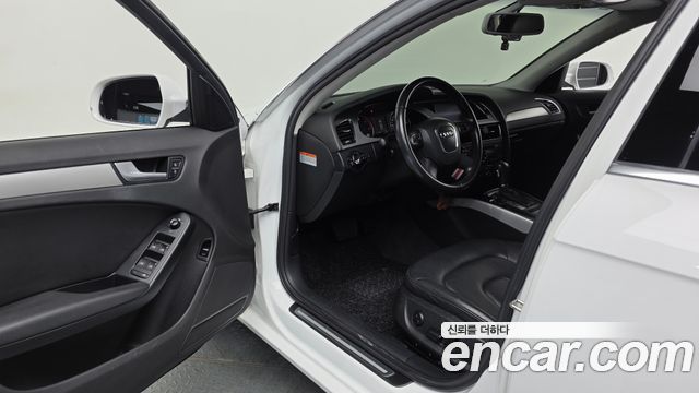 Audi A4 2012 — photo 10